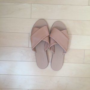 The Day Crossover Sandal in Caramel